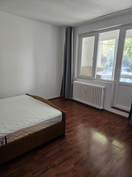 Drumul Taberei, Auchan,