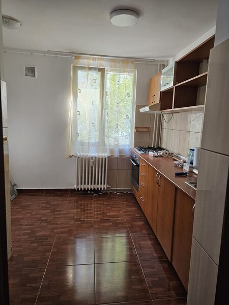 Drumul Taberei, Auchan,